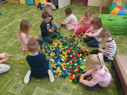 Sluníčka a Stavitel mostů