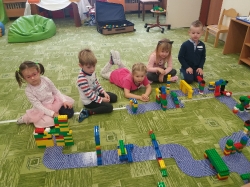 Sluníčka a Stavitel mostů