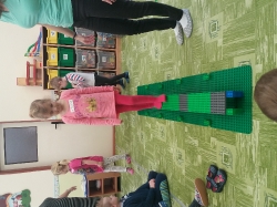 Sluníčka a Stavitel mostů