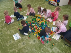 Sluníčka a Stavitel mostů