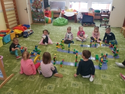 Sluníčka a Stavitel mostů