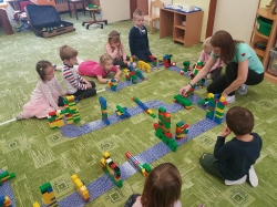 Sluníčka a Stavitel mostů