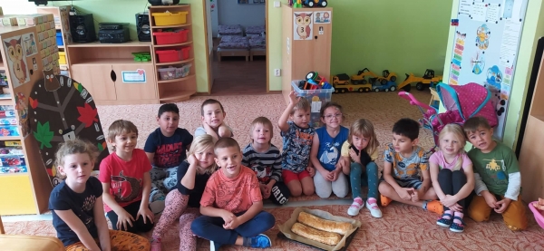 Sovičky pečou jablečný závin :)